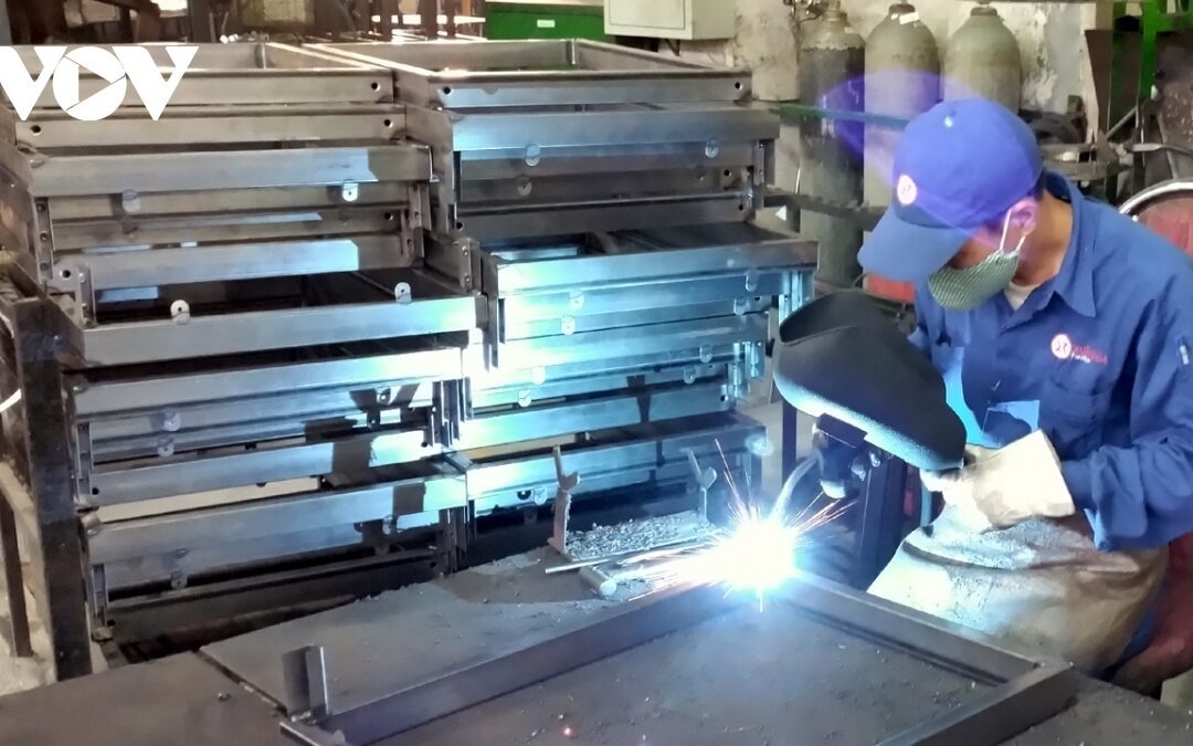 THÉP NHẬP KHẨU GIÁ RẺ VẪN TĂNG, DOANH NGHIỆP NỘI CÓ NGUY CƠ MẤT THỊ TRƯỜNG